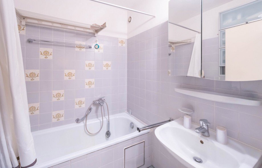 Bad Etagenwohnung Gr�felfing