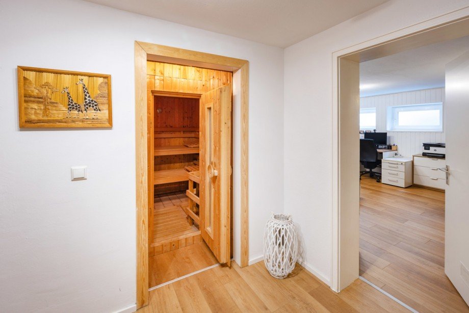 Flur UG mit Blick in die Sauna Reihenhaus Haar