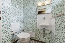 G�ste-WC REIHENHAUS-BUNGALOW MIT GARTEN & VIEL POTENZIAL IN M�NCHEN-TRUDERING