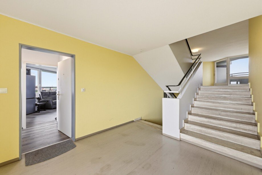Hausflur im 9. OG Etagenwohnung Unterschlei�heim