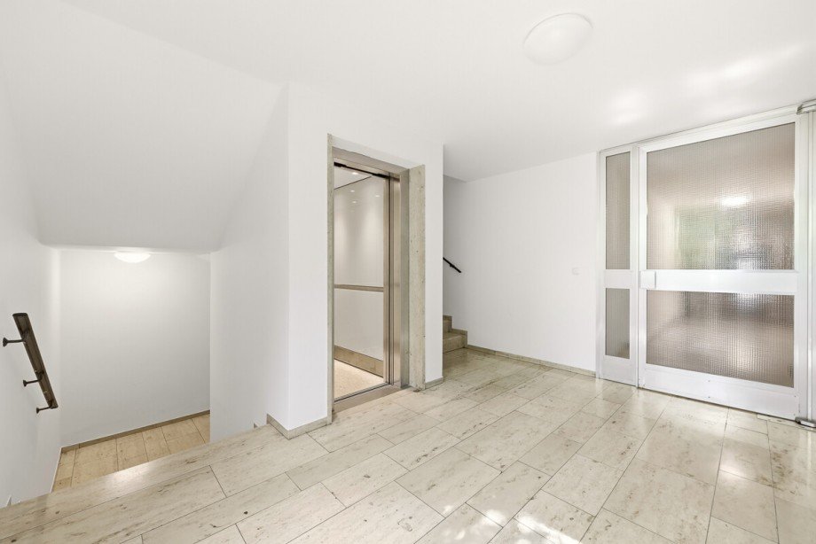Treppenhaus/Aufzug Etagenwohnung M�nchen