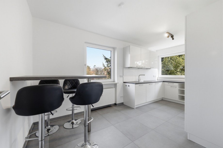 K�chenbar Etagenwohnung Planegg