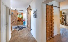 Flur BEZUGSFREI! TRAUMHAFT RENOVIERTES EINFAMILIENHAUS MIT POOL IN FREISING
