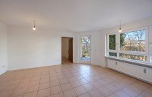 Wohnzimmer 2-ZI.-GARTENWOHNUNG MIT TERRASSE DIREKT AN DER U-BAHN IN M�NCHEN-FORSTENRIED
