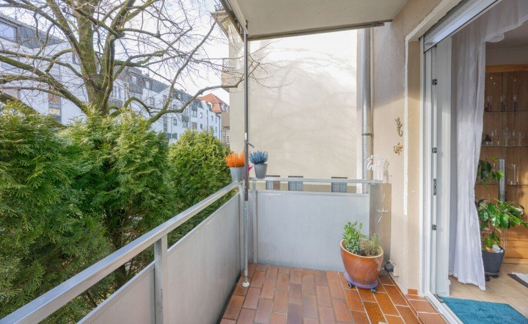 Loggia M�nchen Erdgeschosswohnung SOFORT BEZIEHBAR: SEHR GEPFLEGTE 3-ZI.-WHG. MIT LOGGIA IN M�NCHEN-THALKIRCHEN