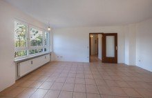 Wohnzimmer 2-ZI.-GARTENWOHNUNG MIT TERRASSE DIREKT AN DER U-BAHN IN M�NCHEN-FORSTENRIED