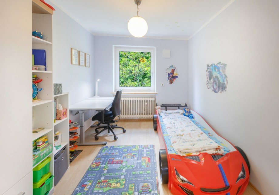 Kind 1 Reihenhaus Haar