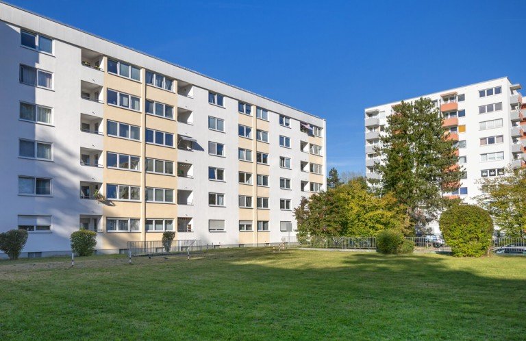 Au�enansicht Wohnanlage M�nchen Etagenwohnung SOLIDES 1-ZI.-APPARTEMENT IN M�NCHEN-SOLLN