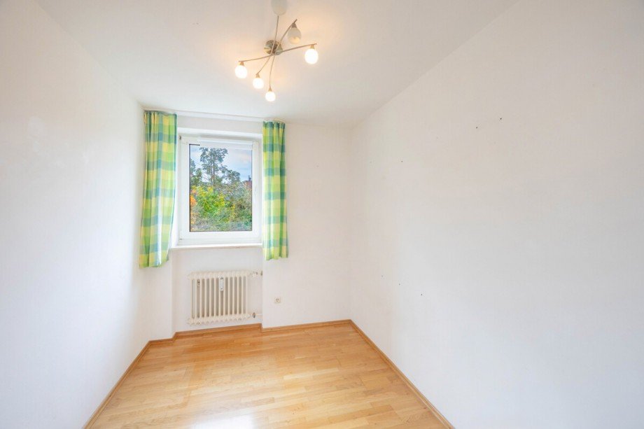 Ankleide/B�ro Etagenwohnung Planegg