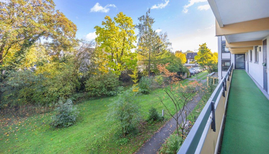 Laubengang zur Wohnung Etagenwohnung Gr�felfing